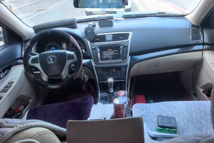 Used CHANGAN Raeton 2014 1.8T Automatic Elite Anniversary Edition China IV Standard Center Console