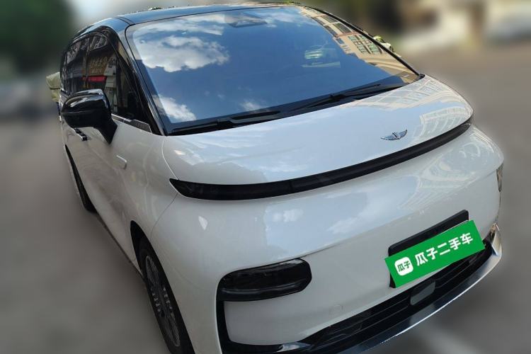 Used Geely Galaxy LEVC L380 2024 140-Degree 6-Seater All-Wheel-Drive Ultra