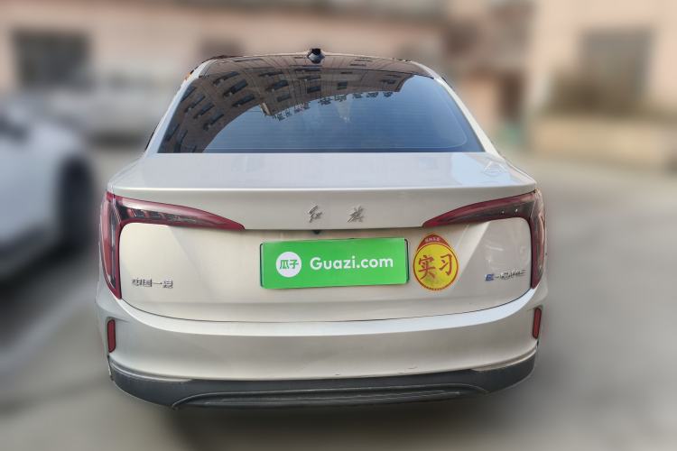 Used Hongqi E-QM5 2022 431 km Charge & Enjoy Edition