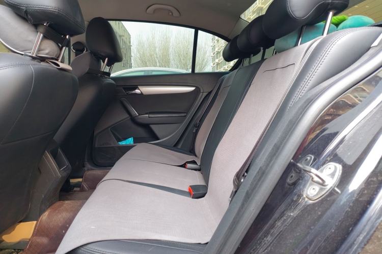 Used Volkswagen Lavida 2013 Revised Classic 1.6L Manual Fashion Edition
