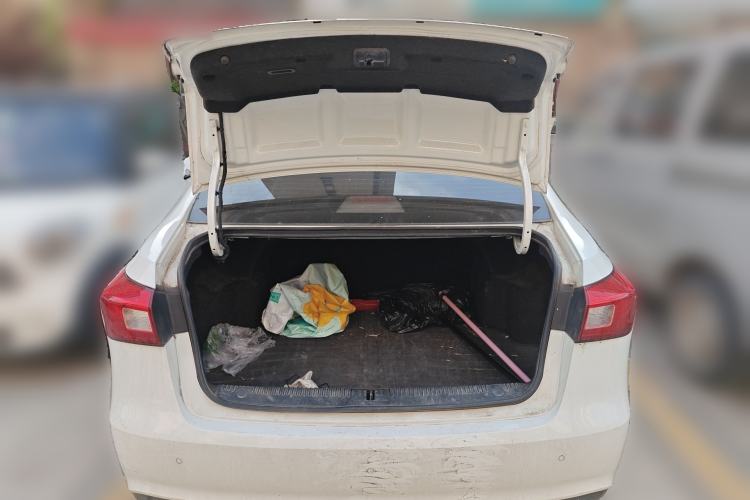 Used Roewe 360 2015 1.5L Manual Luxury Edition Trunk