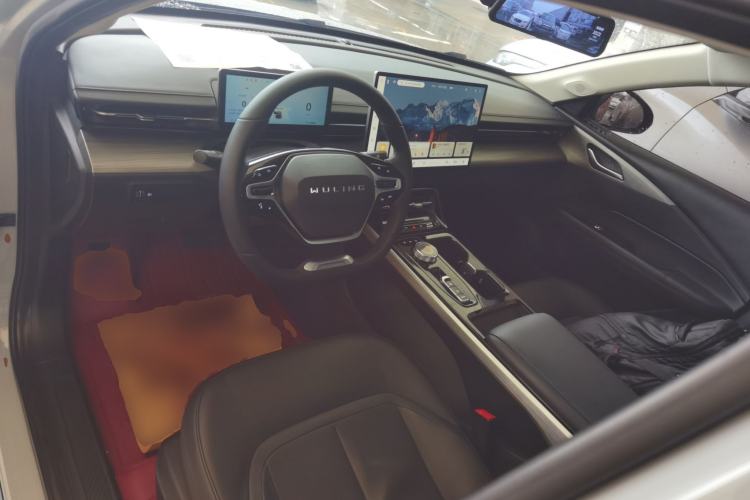 Used Wuling Xingguang 2024 Co-Creation Edition 510 Advanced Model
