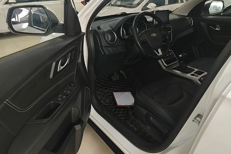 Used Bestune X40 2019 1.6L Automatic Luxury Edition China VI
