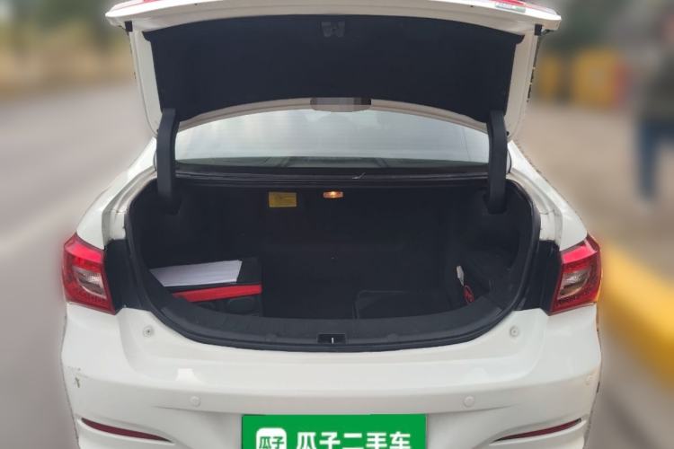 Used BYD Qin New Energy 2015 1.5T Dual-Crown Flagship Plus Edition
