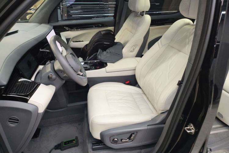 Used Zeekr 009 2024 Six-Seat Executive Version 4WD 108 kWh
