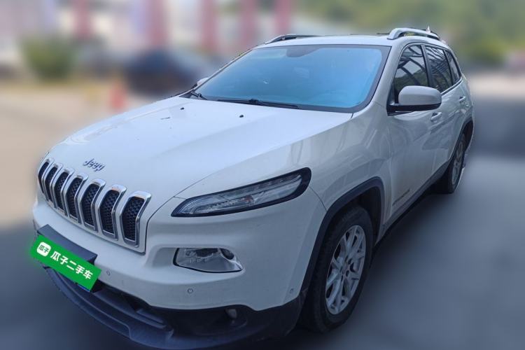 Used Jeep Cherokee 2016 2.0L Superior Edition Guazi used car, China used car export, Used car for sale, Used cars, Cheapest cars for sale