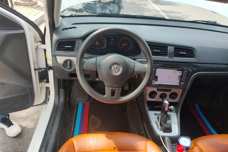 Used Volkswagen Lavida 2013 Revised Classic 1.6L Automatic Fashion Edition Steering Wheel