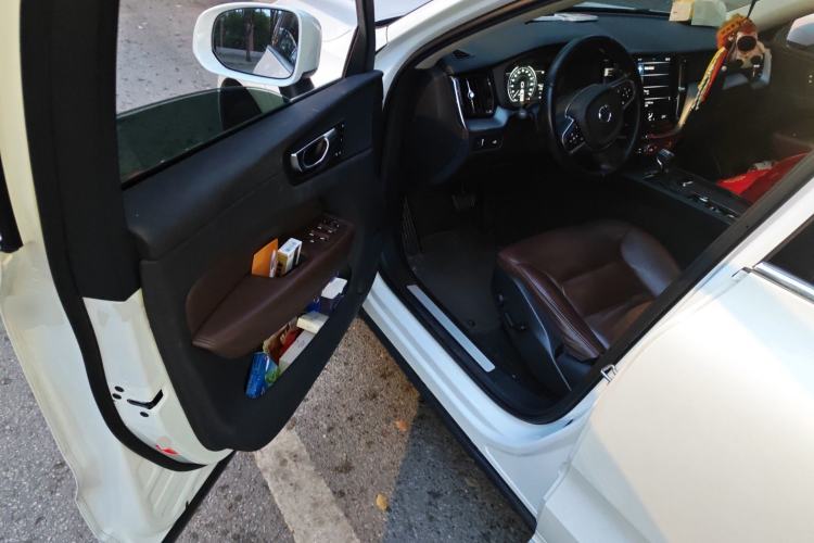 Used Volvo XC60 2020 T5 4x4 Zhiyi Luxury Edition
