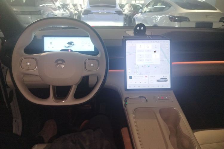 Used Nio ES6 2024 75 kWh Center Console