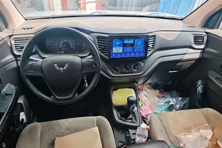 Used Wuling Hongguang V 2019 1.5L Enjoyment Version China VI LAR