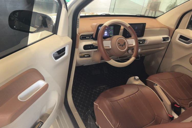 Used Wuling Hongguang MINIEV 2024 3rd Generation 215km Advanced Version
