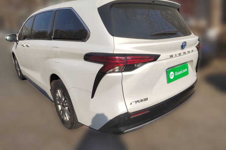 Used Toyota Sienna 2021 2.5L Hybrid Premium Edition
