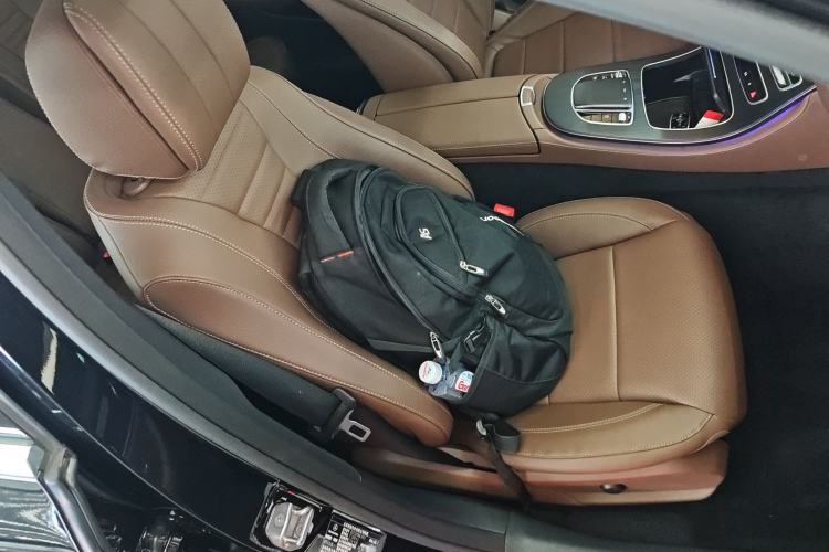 Used Mercedes-Benz E-Class New Energy 2023 E 350 e L Plug-in Hybrid Sports Sedan Right Front Seat