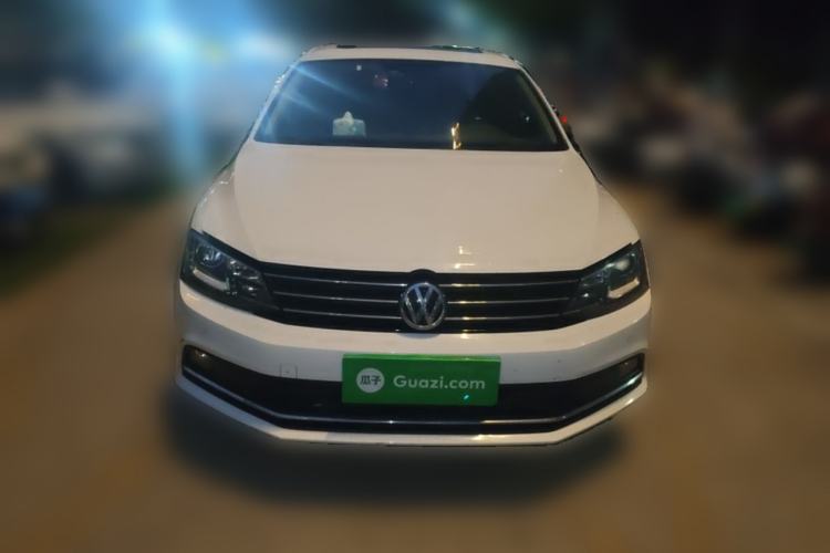 Used Volkswagen Sagitar 2015 230TSI Automatic Luxury Model
