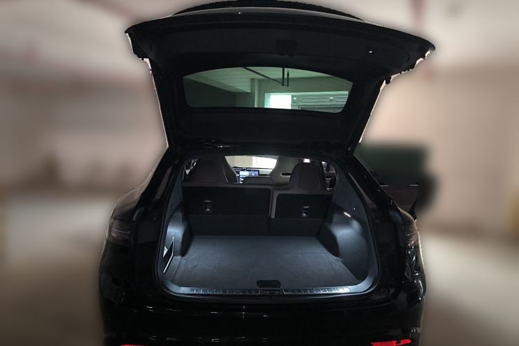 Used Hima Luxeed R7 2024 All-Electric 802 km Max Trunk