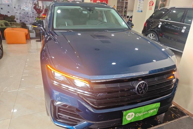 Used Volkswagen Touareg 2021 3.0 TSI Luxury Edition Black Diamond Sport Package Front