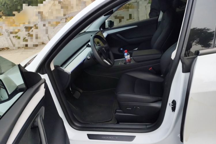 Used Tesla Model Y 2024 Long-Range All-Wheel-Drive Version Driver Seat