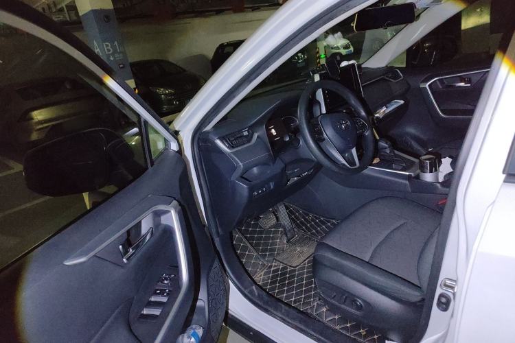 Used Toyota RAV4 2020 2.0L CVT 4x4 Trend Edition
