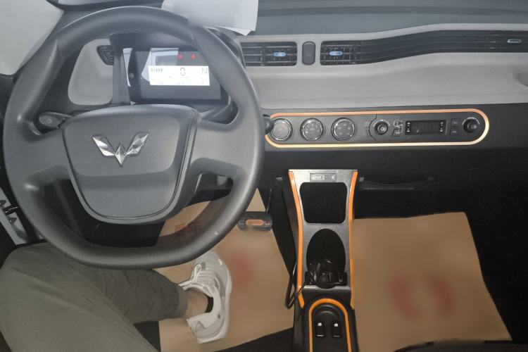 Used Wuling Hongguang MINIEV 2022 Easy Version Lithium Iron Phosphate