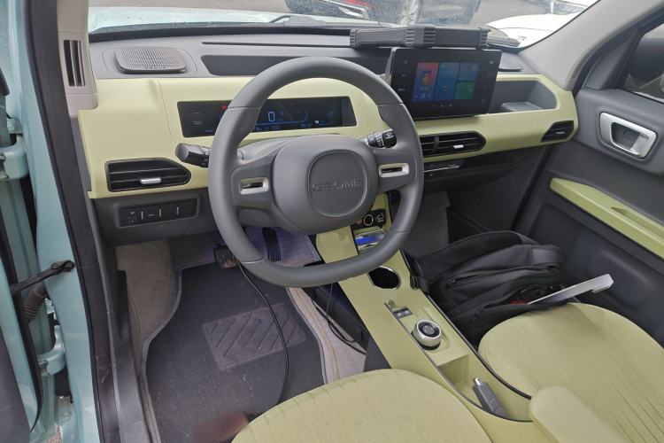 Used Geely Galaxy Panda 2023 Panda Mini 200km Endurance Bear Center Console