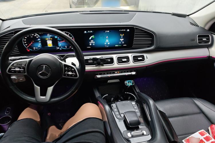 Used Mercedes-Benz GLE Coupe 2020 GLE 350 4MATIC Coupe SUV Luxury Model Center Console