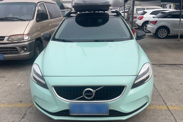 Used Volvo V40 2017 T3 Zhiyi Edition
