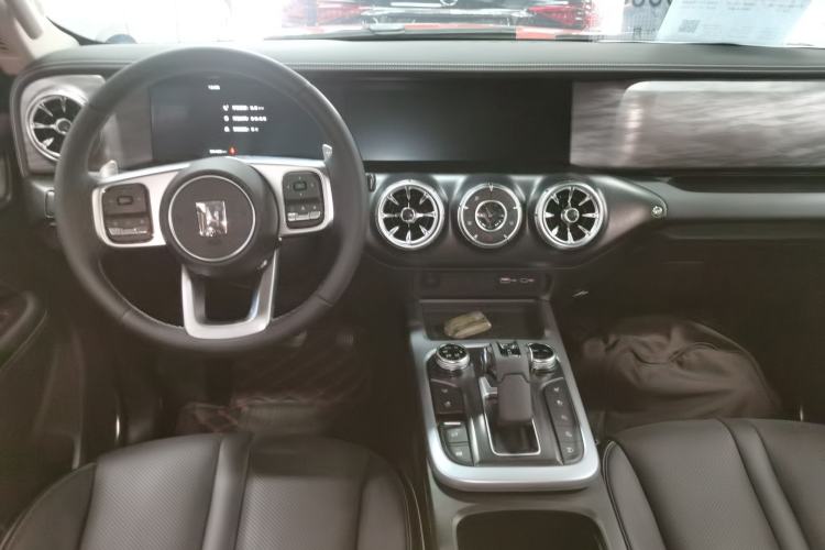 Used Tank 300 2021 City Edition 2.0T—Truly Stylish Center Console