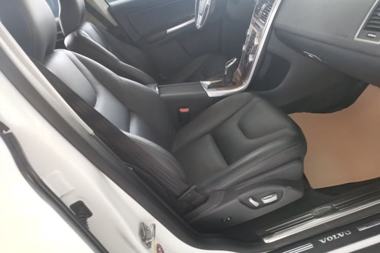 Used Volvo XC60 2017 T5 AWD Smart Upgrade Model