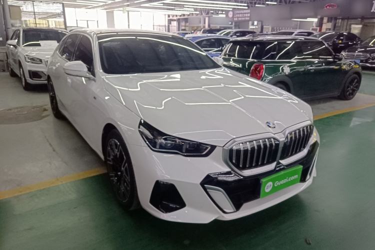 Used BMW 5 Series 2024 530Li Luxury Edition M Sport Package Front Right 45 Deg