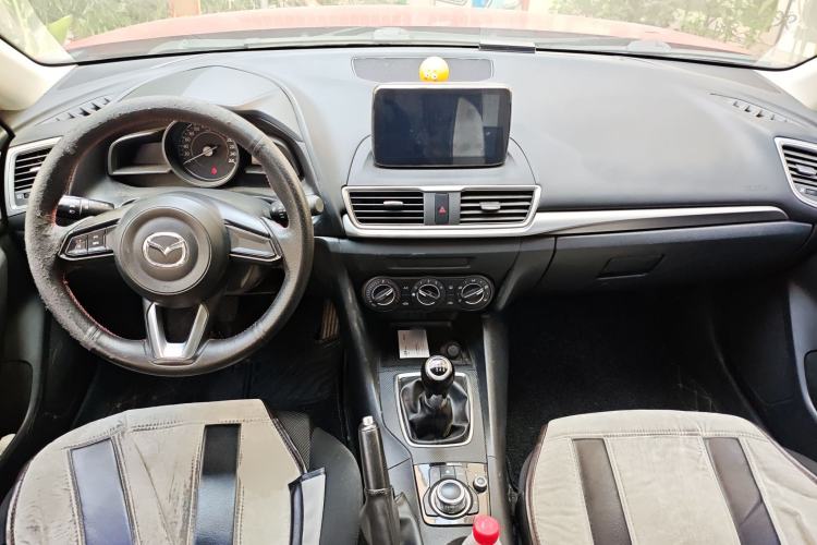 Used Mazda 3 Axela 2017 Sedan 1.5L Manual Comfort Model Emission Standard China V Center Console