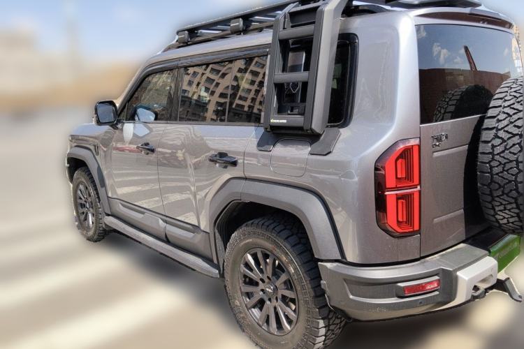 Used Formula Leopard 5 2023 Navigator Edition
