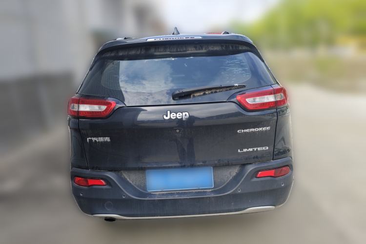 Used Jeep Cherokee 2017 2.0L Superior Edition
