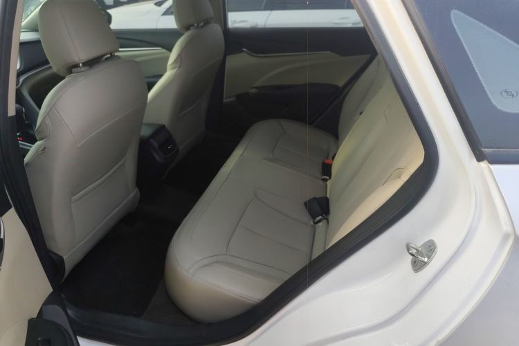 Used Buick GT 2019 15T Dual-Clutch Connected Elite Model China VI Left Rear Seat