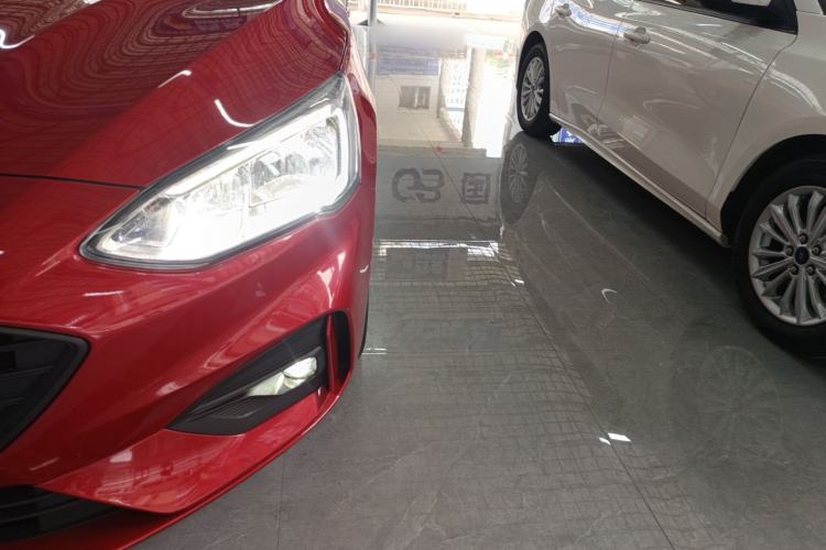 Used Ford Focus 2020 Hatchback EcoBoost 180 Automatic Trend Edition Left Front Headlight