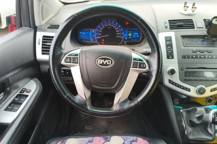 Used BYD S6 2014 2.0L Manual Luxury 5-Seater