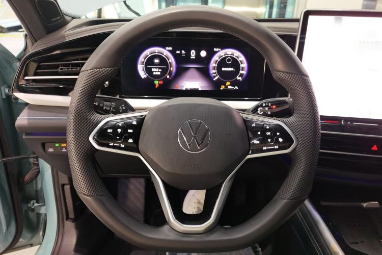 Used Volkswagen Passat 2025 Pro 380TSI Starry Dragon Luxury Edition
