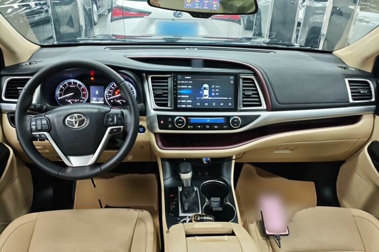 Used Toyota Highlander 2017 2.0T Four-Wheel Drive Luxury Edition 7 Seats Center Console