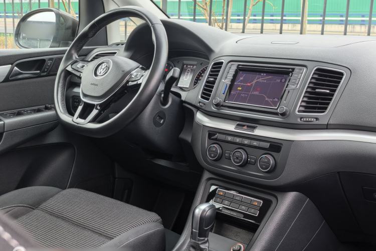 Used Volkswagen Sharan 2018 Revised Version 380TSI Comfort Edition 7-Seater
