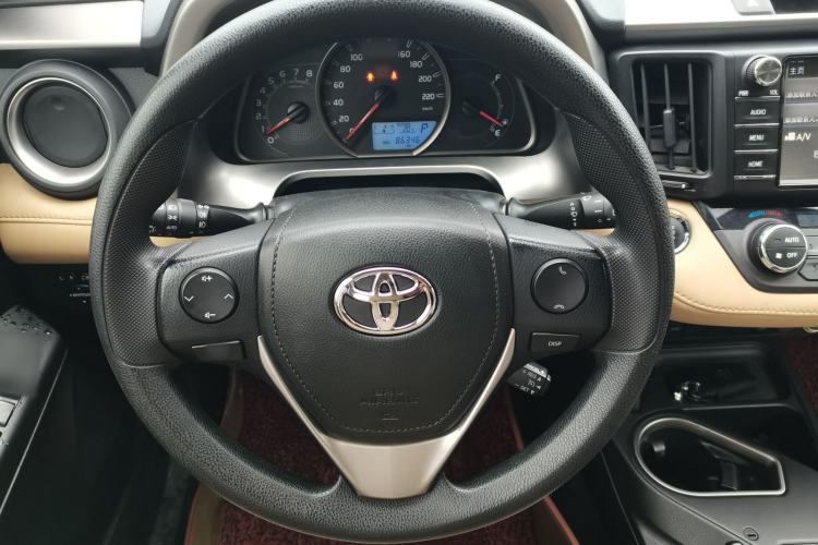 Used Toyota RAV4 2016 2.0L CVT Two-Wheel Drive Fashion Edition China V Standard