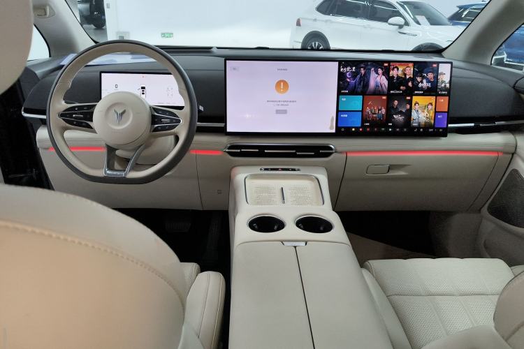 Used VOYAH Dream 2025 PHEV Four-Wheel-Drive Flagship Kunpeng Edition Center Console