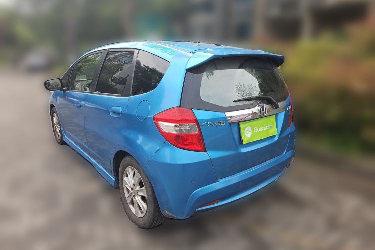 Used Honda Fit 2011 1.5L automatic panoramic sunroof version
