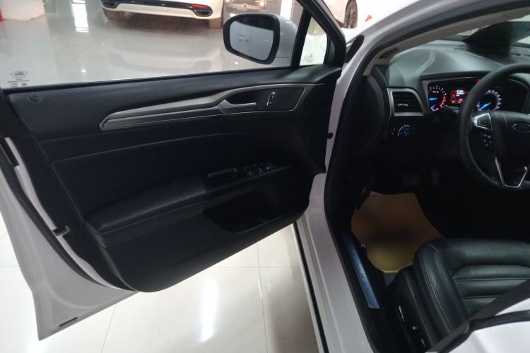 Used Ford Mondeo 2017 EcoBoost 200 Stylish Model Driver Seat