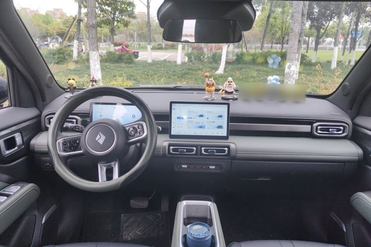 Used Baojun Spark EUV 2024 Prestige Edition 4 Seats Center Console