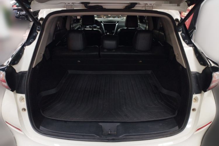 Used Nissan Murano 2019 2.5L XL Two-Wheel Drive Smart Connect Luxury Edition China VI Standard Trunk