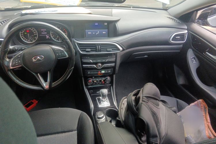 Used Infiniti QX30 2017 1.6T Two-Wheel-Drive Sport Edition