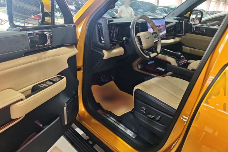 Used Formula Leopard 5 2023 Navigator Edition
