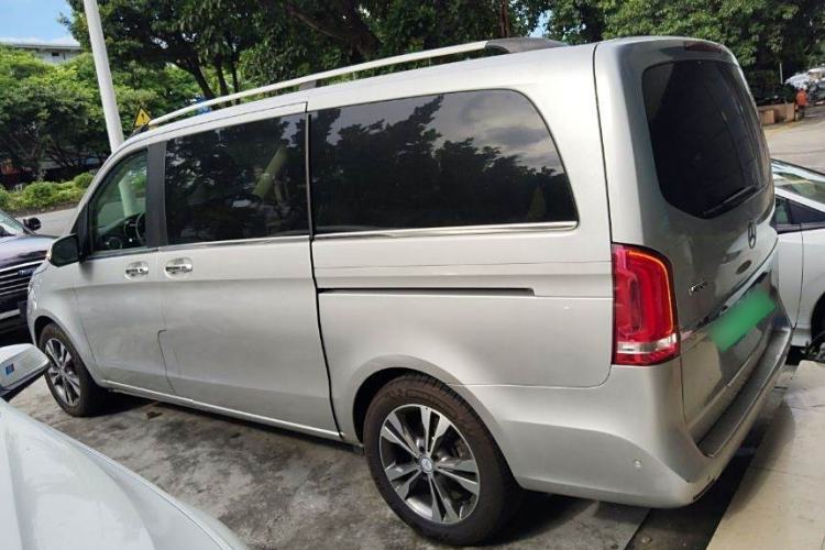 Used Mercedes-Benz V-Class 2017 V 260 Avantgarde Edition