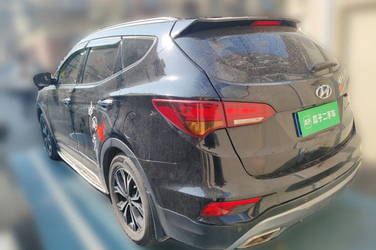 Used Hyundai Santa Fe 2017 2.4L Automatic Two-Wheel Drive Smart Version 5 Seats