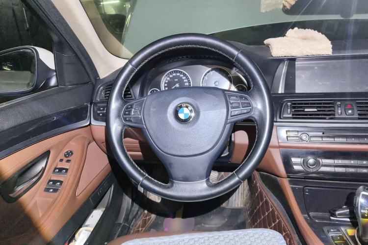 Used BMW 5 Series 2014 520Li Elegant Model
