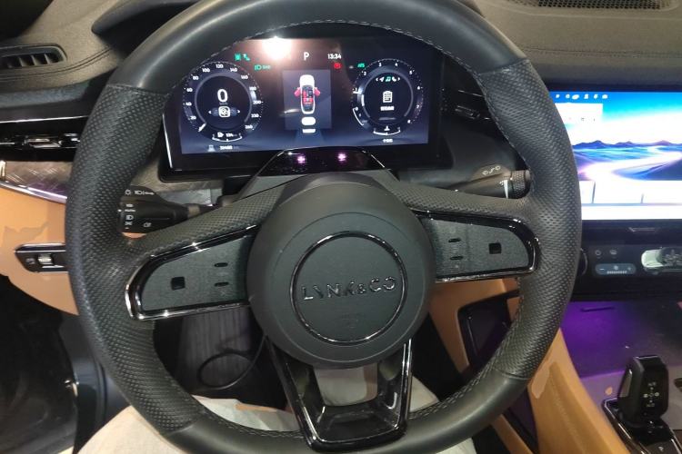 Used Lynk & Co 09 2021 2.0T Halo Six-Seater